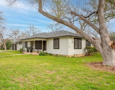 803 Peach St - Photo Thumbnail 2