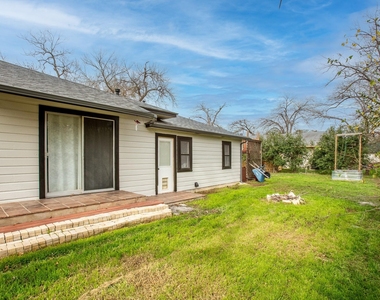 803 Peach St - Photo Thumbnail 31