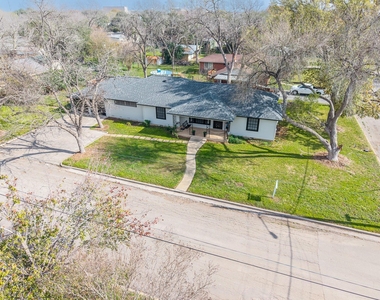 803 Peach St - Photo Thumbnail 34