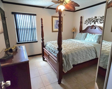 6931 Cane Grass Lane E - Photo Thumbnail 32