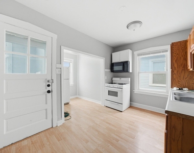 5301 W Winona Street - Photo Thumbnail 4