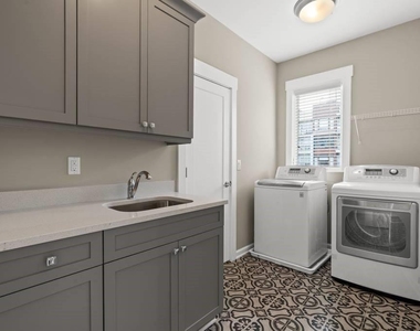 971 Laurel Court Ne - Photo Thumbnail 13