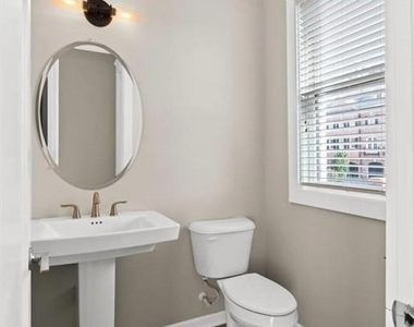 971 Laurel Court Ne - Photo Thumbnail 11