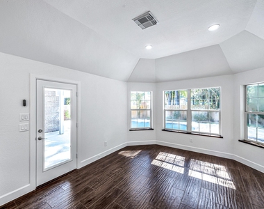 6 Old River Place - Photo Thumbnail 23