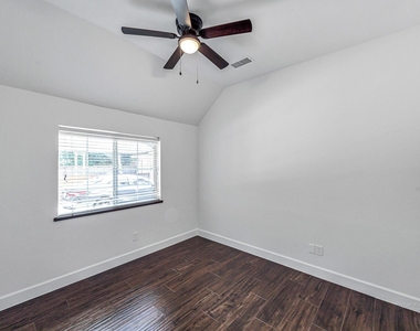 6 Old River Place - Photo Thumbnail 11
