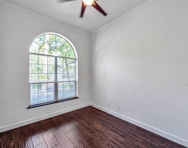 6 Old River Place - Photo Thumbnail 8