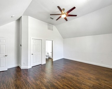6 Old River Place - Photo Thumbnail 5