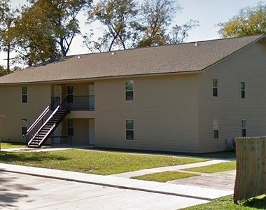 815 East Russell Avenue - Photo Thumbnail 1