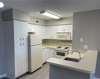 13555 Eagle Ridge Drive - Photo Thumbnail 3