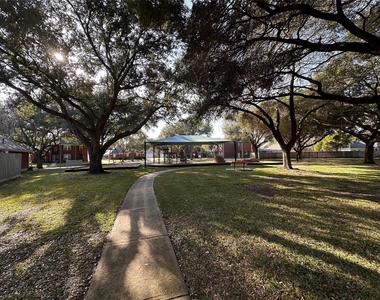 4506 Colony Hills Drive - Photo Thumbnail 32
