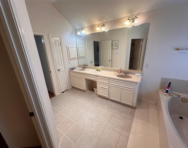 4506 Colony Hills Drive - Photo Thumbnail 19