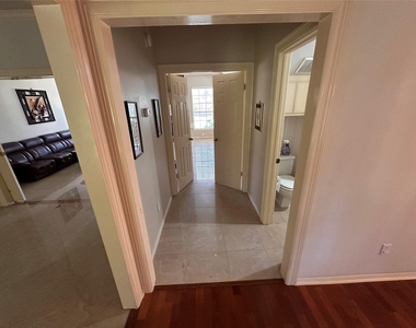 4506 Colony Hills Drive - Photo Thumbnail 4