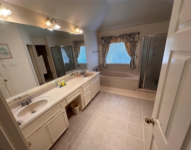4506 Colony Hills Drive - Photo Thumbnail 17