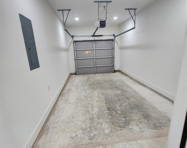 650 Everett St Unit B - Photo Thumbnail 18
