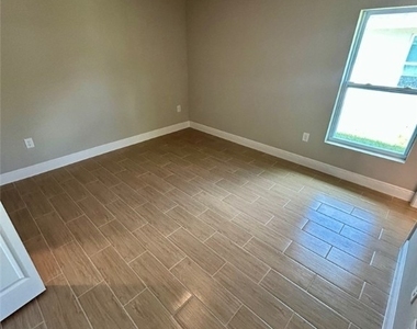 2330-2332 Hoople Street - Photo Thumbnail 6