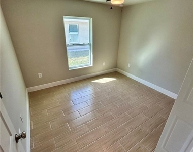 2330-2332 Hoople Street - Photo Thumbnail 12