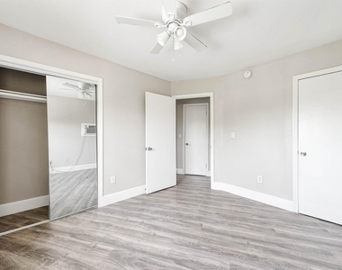 1711 Fourcade Street - Photo Thumbnail 3