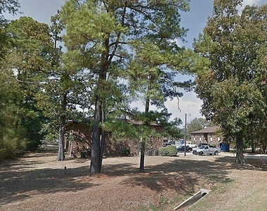 1600 N Houston Street - Photo Thumbnail 5