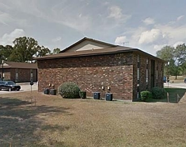 1600 N Houston Street - Photo Thumbnail 3