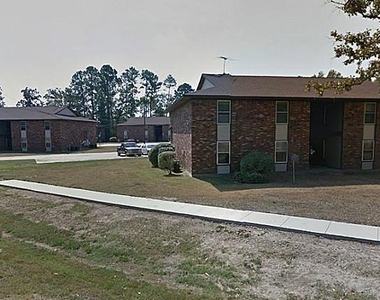 1600 N Houston Street - Photo Thumbnail 2