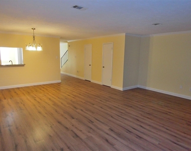 15312 Gorham Dr - Photo Thumbnail 4