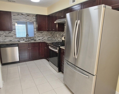 15312 Gorham Dr - Photo Thumbnail 8
