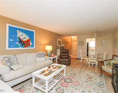 1020 Palm View Drive - Photo Thumbnail 14