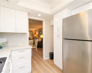 1020 Palm View Drive - Photo Thumbnail 19
