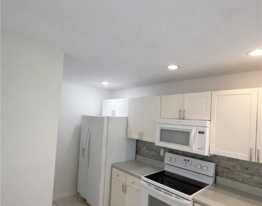 1228 Commonwealth Circle - Photo Thumbnail 15