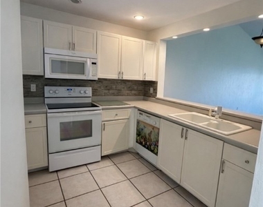1228 Commonwealth Circle - Photo Thumbnail 14