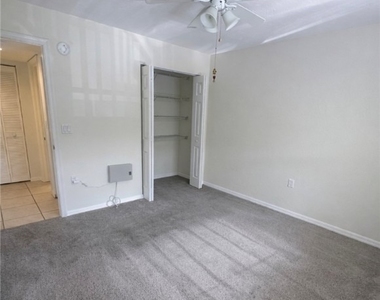 1228 Commonwealth Circle - Photo Thumbnail 8