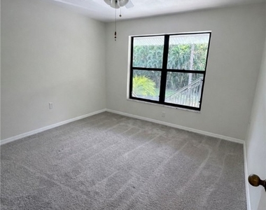 1228 Commonwealth Circle - Photo Thumbnail 9