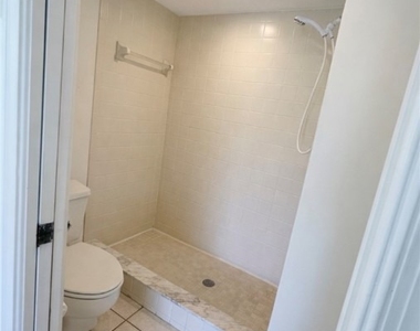 1228 Commonwealth Circle - Photo Thumbnail 12