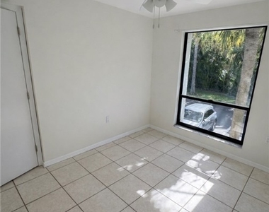 1228 Commonwealth Circle - Photo Thumbnail 4
