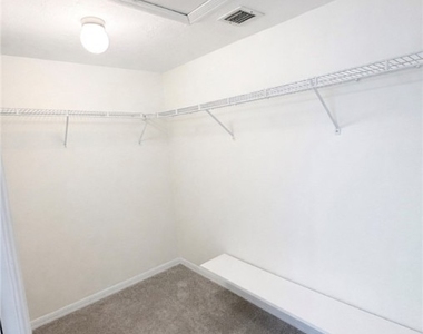 1228 Commonwealth Circle - Photo Thumbnail 11