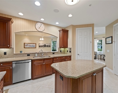 2809 Tiburon Boulevard E - Photo Thumbnail 9