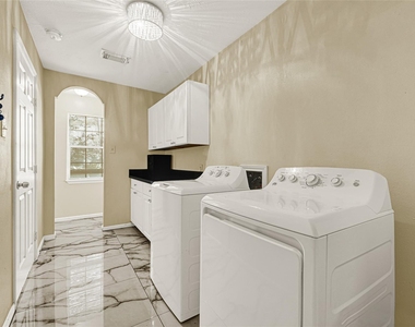 1111 Belaya Lane - Photo Thumbnail 14