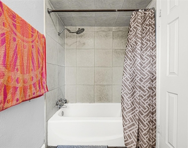 1111 Belaya Lane - Photo Thumbnail 20