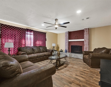1111 Belaya Lane - Photo Thumbnail 7
