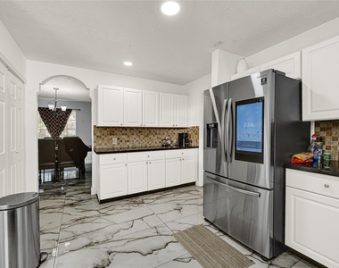 1111 Belaya Lane - Photo Thumbnail 13