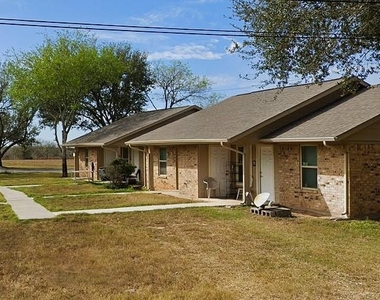 711 N Sigrid Avenue - Photo Thumbnail 3