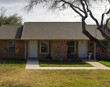 711 N Sigrid Avenue - Photo Thumbnail 5