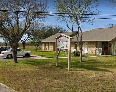 711 N Sigrid Avenue - Photo Thumbnail 2