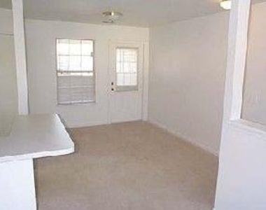 404 Medina - Photo Thumbnail 6
