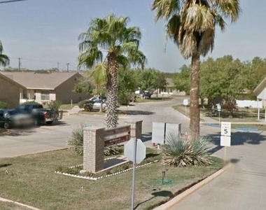 404 Medina - Photo Thumbnail 5