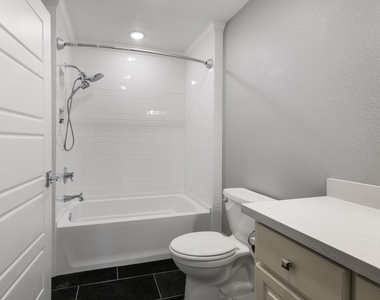 2401 Market Street - Photo Thumbnail 14