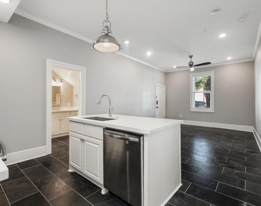 2401 Market Street - Photo Thumbnail 11