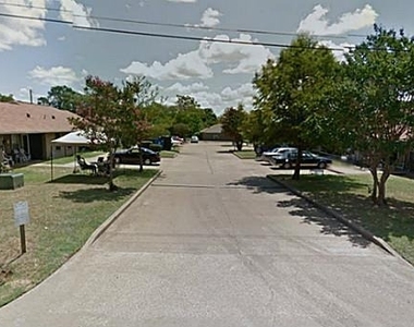 401 Mill Street - Photo Thumbnail 2
