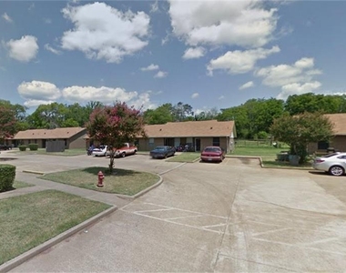 401 Mill Street - Photo Thumbnail 4