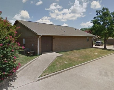 401 Mill Street - Photo Thumbnail 3